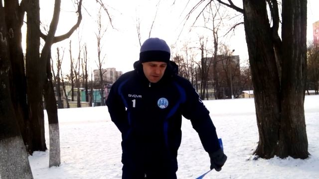 Накачать плечи эластичным жгутом. Дельты с резиновой лентой. смотреть онлайн