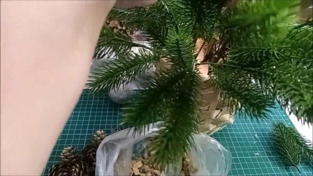 5 DIY ИДЕЙ НОВОГОДНЕГО ДЕКОРА СВОИМИ РУКАМИ ИЗ ПОДРУЧНЫХ материалов смотреть онлайн
