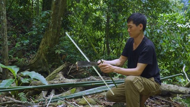 Primitive Skills - Mr Fang Made A Deadly Squirrel Trap | Survival Challenge смотреть онлайн