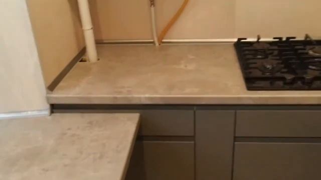 Мини-кухня с перегородкой от Lux мебели. ОЧЕНЬ необычные цвета! смотреть онлайн