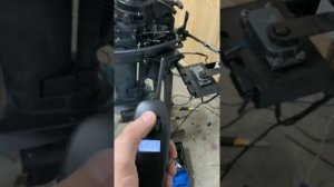 Электронное дистанционное управление лодочным мотором с автопилотом.