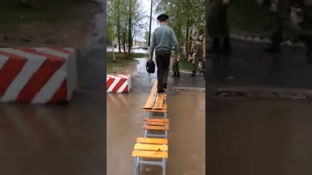 Мирный утонул...вот тебе и новая ливневая канализация... смотреть онлайн