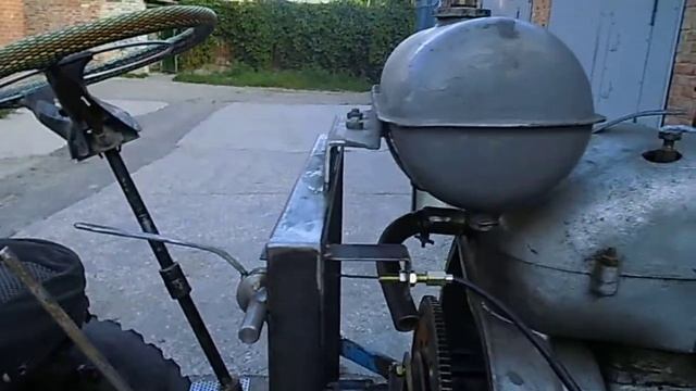 Как сделать самодельный трактор. ПЛАВНЫЙ ручной газ. смотреть онлайн