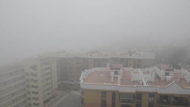 Туман в Торремолиносе, Андалусия, Испания смотреть онлайн