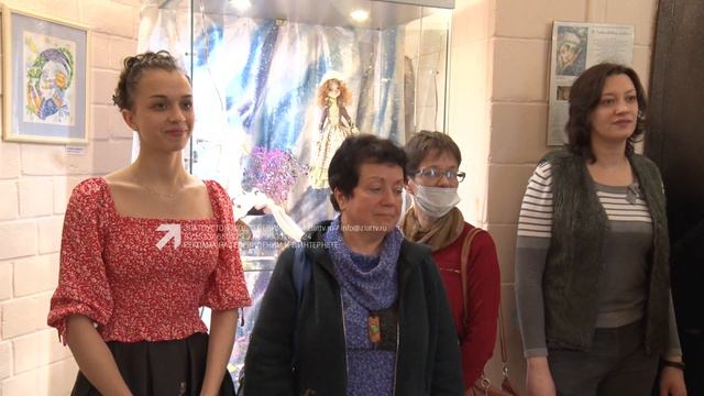 Горожан погрузили в лавандовые сны. Так называется персональная выставка Натальи Бронниковой смотреть онлайн