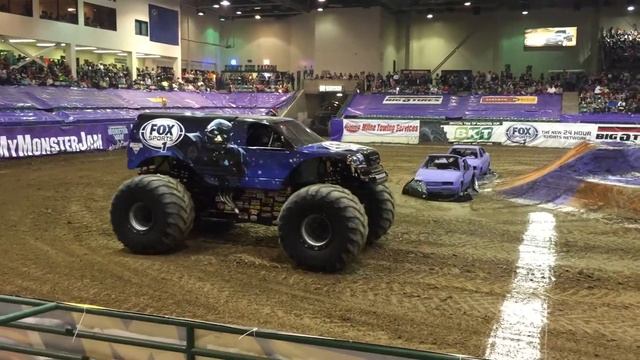 Monster Jam Reno 2015 (Round 2 Racing Cletus Vs Grave Digger The Legend) смотреть онлайн