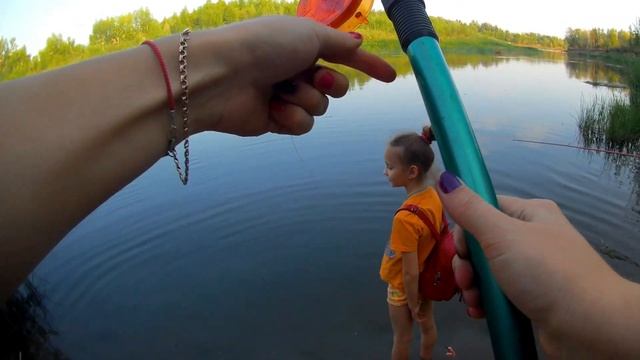 Дочь нас обловила, рыбалка на Урале со Шведовым смотреть онлайн