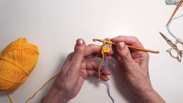 Вяжем двухцветный шнур крючком. Быстро и просто. Crochet 2 color cord. смотреть онлайн