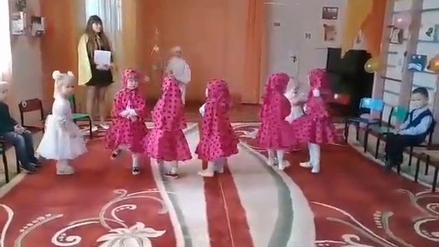 Садик танцы матрешки смотреть онлайн