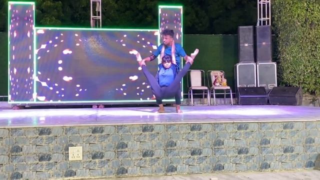Bulleya Song Dance cover Video_Sarvesh and Yashi_New Contemporary Dance Video_Choreographer Sarvesh смотреть онлайн