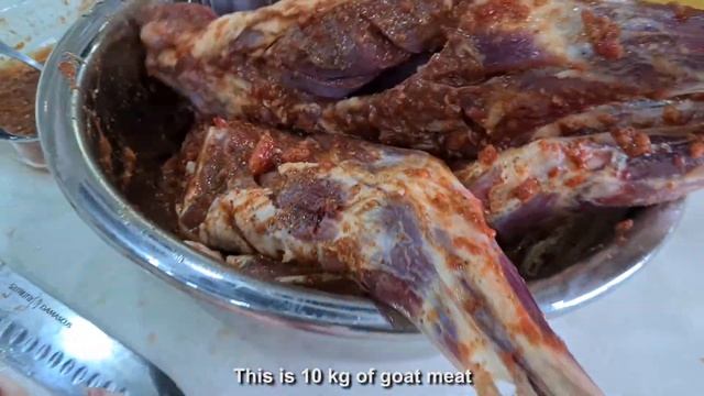 УЗБЕКСКИЙ ТАНДЫР КЕБАБ ИЗ МОЛОДОГО КОЗЛЁНКА! | UZBEK TANDOOR KEBAB FROM A YOUNG BREEDER! смотреть онлайн