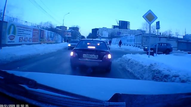 Nashgorod.ru: 22/10/2014 Упал башенный кран в Тюмени смотреть онлайн