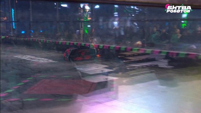 Weber против всех: смотри поединки одного из самых опытных роботов | Битва роботов смотреть онлайн