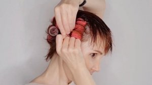 ОМОЛАЖИВАЮЩАЯ УКЛАДКА ВОЛОС| С помощью бигуди-липучки и фена