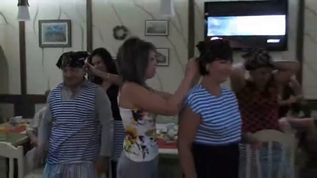 Веселый легкий пиратский конкурс для команды. Merry easy contest for the team. смотреть онлайн