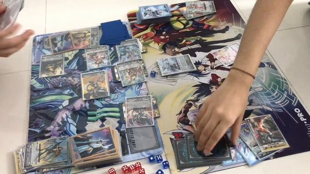 Cardfight Vanguard Standard: Gold Paladin (Ezel) VS Oracle Think Tank (Magus) Round 1 смотреть онлайн