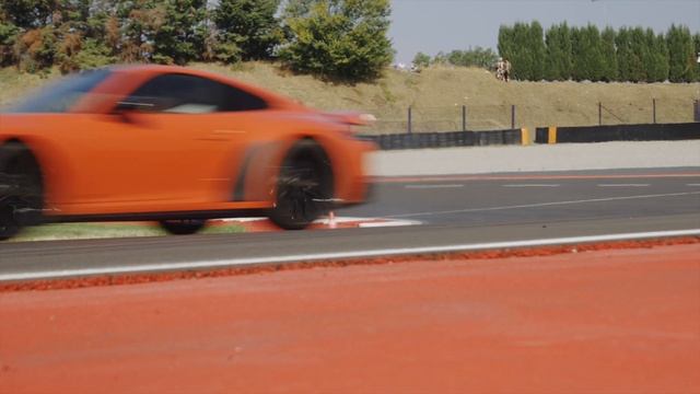 Drive the new Porsche 911 Carrera 4 GTS 2022 on the Race Track смотреть онлайн