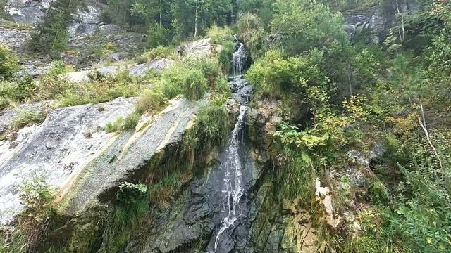 река Кия водопад на Мироновой косе ( район посёлка Макаракский) смотреть онлайн