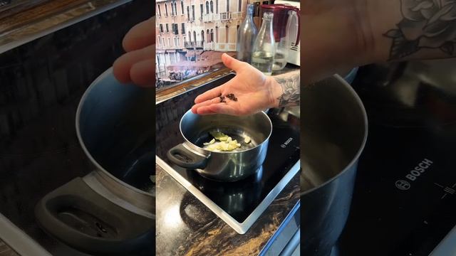 Хрустящая капуста по-грузински со свеклой. Georgian cabbage #капустапогрузински #капустасосвеклой смотреть онлайн