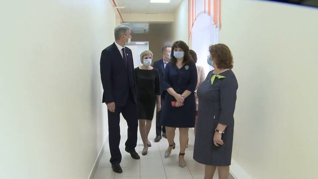 Андрей Луценко передал 30 планшетных компьютеров в череповецкие школы смотреть онлайн