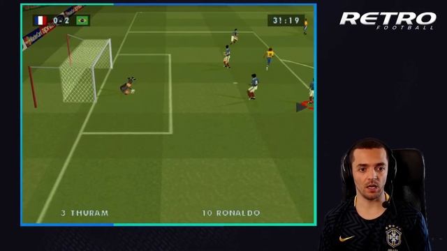 Retro Football : Je découvre Le Monde Des Bleus (France 98, les boss) смотреть онлайн