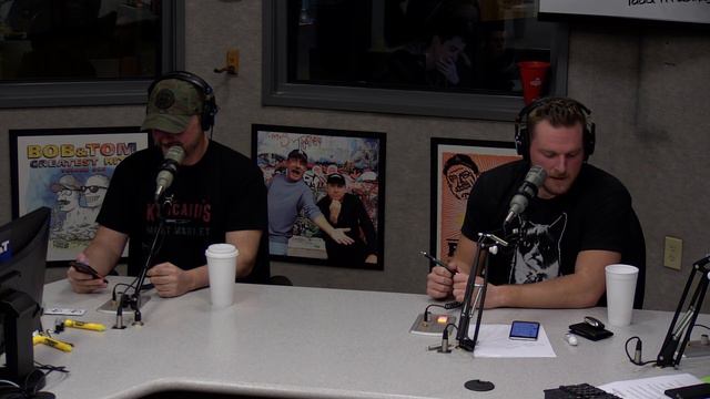 Donnie Baker asks Bartsool Heartland's Pat McAfee for a Favor смотреть онлайн