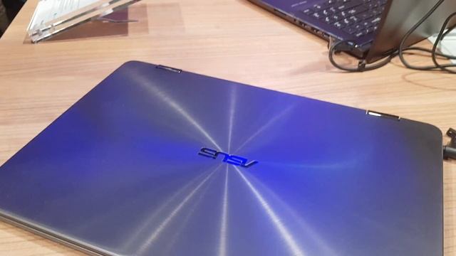 Anteprima ASUS ZenBook Flip 14 e 15 смотреть онлайн