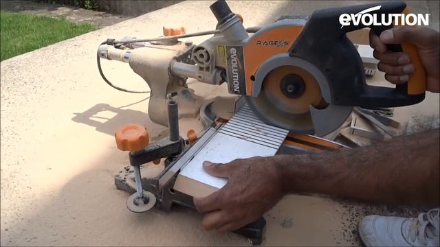 Evolution Rage3-S Mitre Saw / Miter Saw | How to do a Kerf Cut! смотреть онлайн