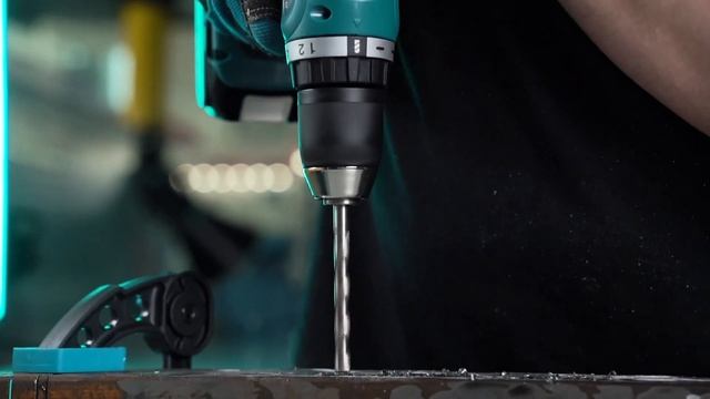 Обзор аккумуляторной дрели-шуруповерта Makita DDF453 смотреть онлайн