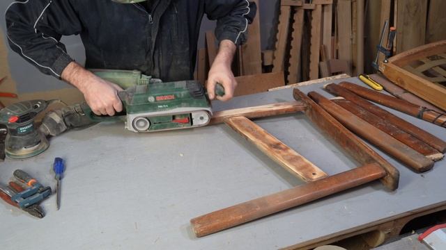 Реставрация старого кресла. Удаление старого лакового покрытия Часть 2 смотреть онлайн