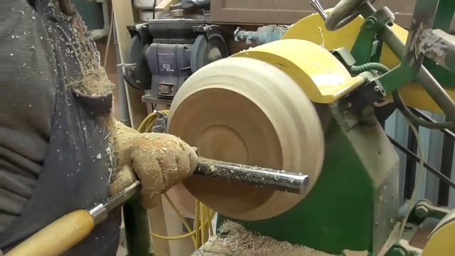 Чаша из торцевых спилов, разных пород и эпоксидной смолы. смотреть онлайн