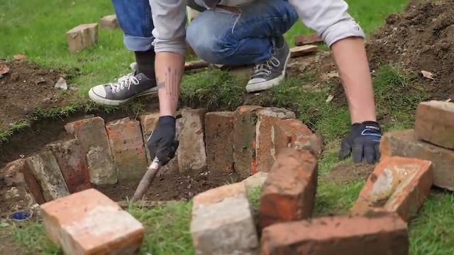 How to build a Firepit in 4 minutes!! смотреть онлайн