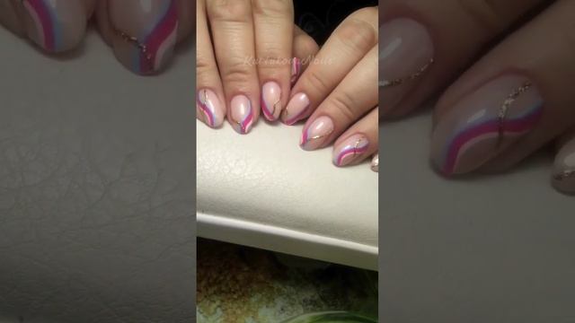 Волнистый маникюр ? смотреть онлайн