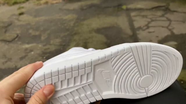 NIKE AIR JORDAN 1 low white 553558-126 смотреть онлайн
