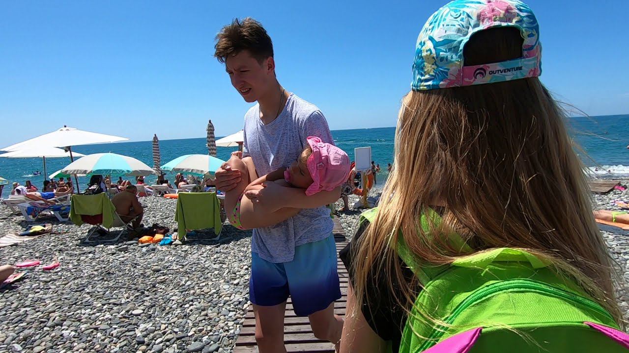 СТОЛЬКО ЛЮДЕЙ ЕЩЁ НЕ БЫЛО/ПЕРЕПОЛНЕННЫЙ ПЛЯЖ БАРХАТНЫЕ СЕЗОНЫ СОЧИ 2019 смотреть онлайн