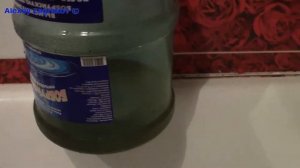 Простой способ отмыть 20 литровую бутыль от грязи и зелени.