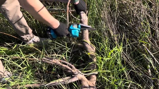 LITHIUM Аккумуляторная цепная пила новая с зарядкой (Сучкорез, мини пила )