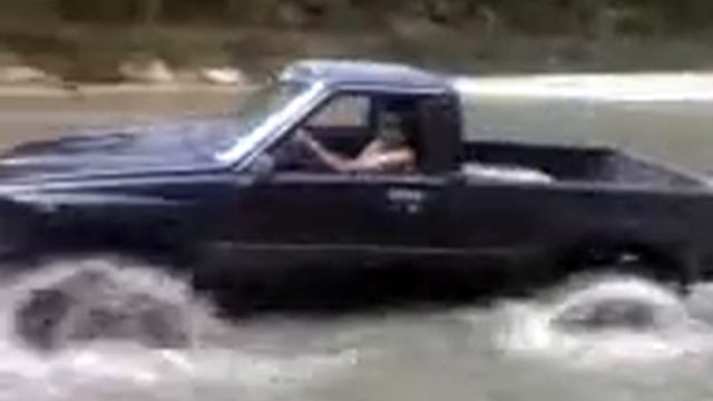 toyota hilux 87 4x4 ( la soraya ) смотреть онлайн