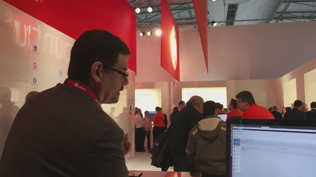 MWC17: Network Service For VNF Testing смотреть онлайн