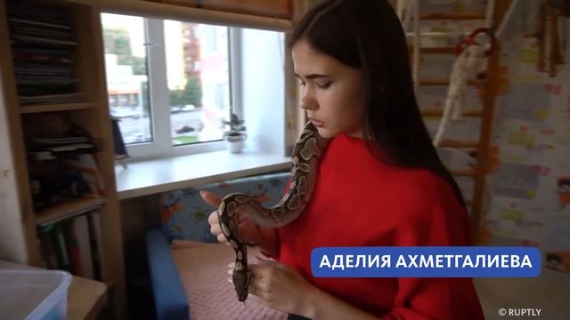 ШКОЛЬНИЦА ДЕРЖИТ ДОМА 500 ЖИВОТНЫХ смотреть онлайн