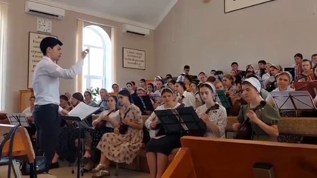 КРАСИВОЕ ПЕНИЕ под оркестр ОРНИ «Болит душа, и слёзы на очах» смотреть онлайн