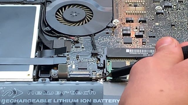 Apple MacBook Pro Mid 2009 Upgrades For Speed And Power Part 1 смотреть онлайн