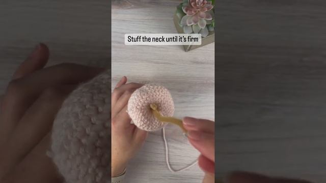 How To Shape An Amigurumi Flamingo Neck - Crochet Tutorial
