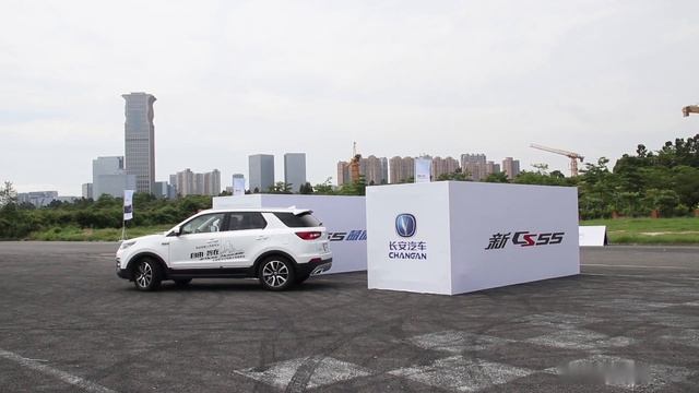 体验长安CS55蓝动版，首推48V轻混动版，可节省15%燃油消耗 смотреть онлайн