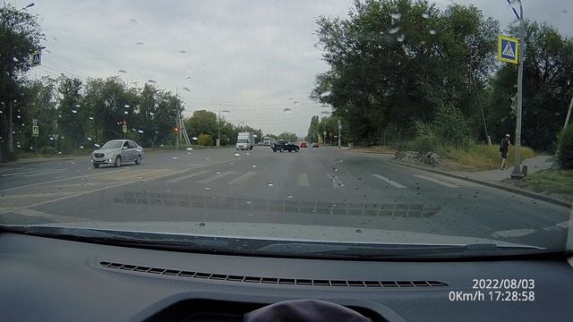 М782КХ134 проехал на красный свет под камеру.  Волгоград.