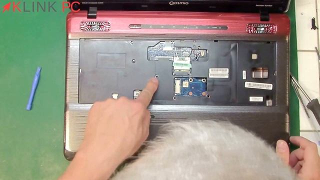 Comment démonter un PC portable Toshiba Qosmio X770 смотреть онлайн