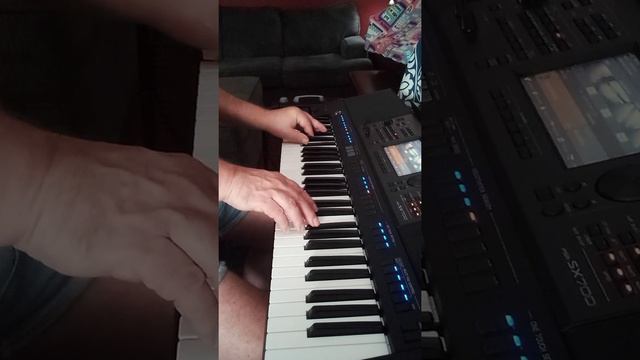 Gene Wimmer: Yamaha PSR-SX 700 Melancholy Serenade.... Jackie Gleason Show Theme смотреть онлайн