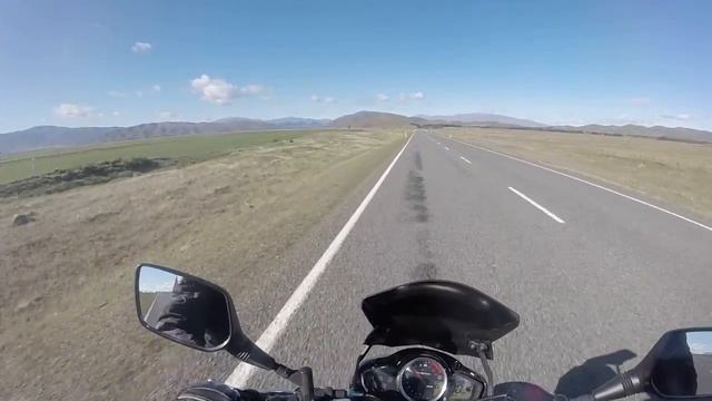 Between Tekapo and Cromwell on my Suzuki GW250 смотреть онлайн