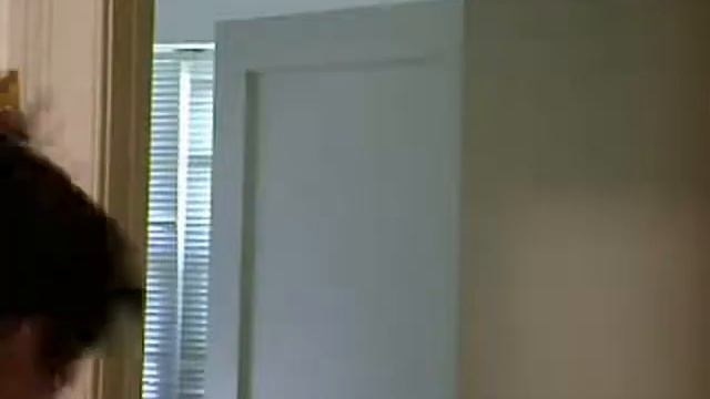 Женщина попалась в липкую пленку смотреть онлайн