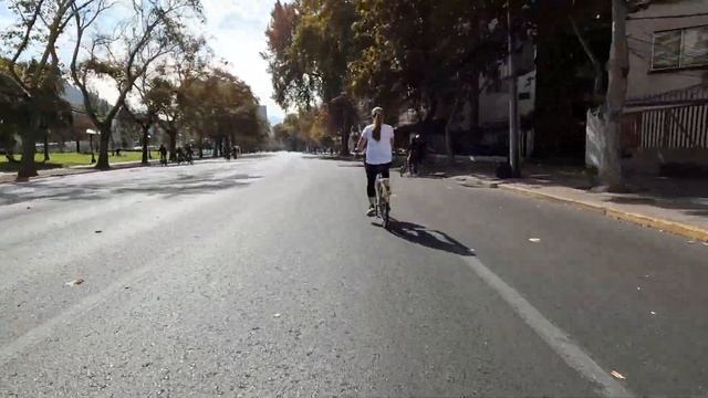 Велосипедная прогулка по Сантьяго, Чили. По закрытым велотрассам смотреть онлайн